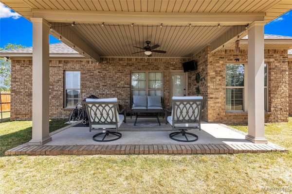 2006 LANDCASTER Court