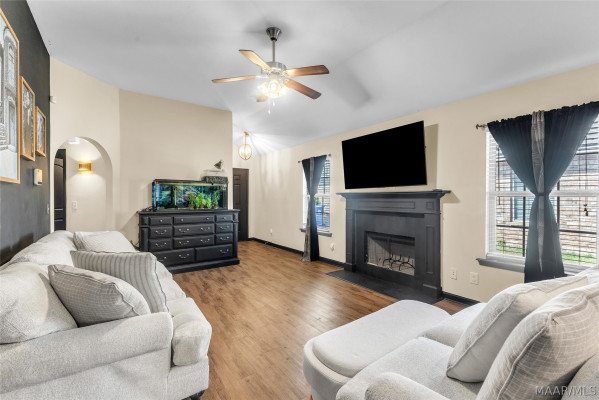 423 BUENA VISTA Way
