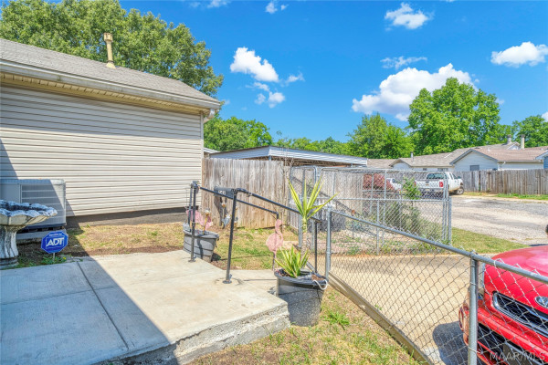 542 SADDLEWOOD Lane