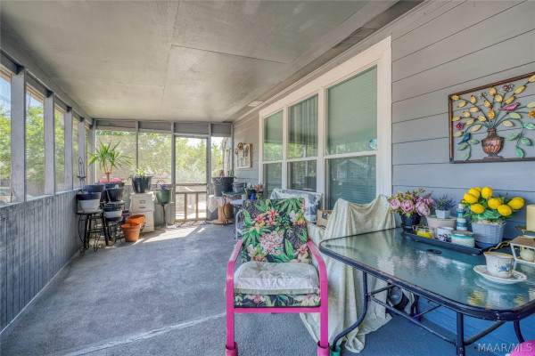 542 SADDLEWOOD Lane