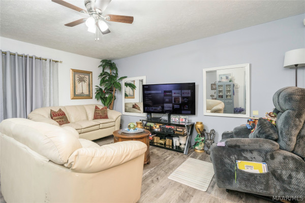 542 SADDLEWOOD Lane