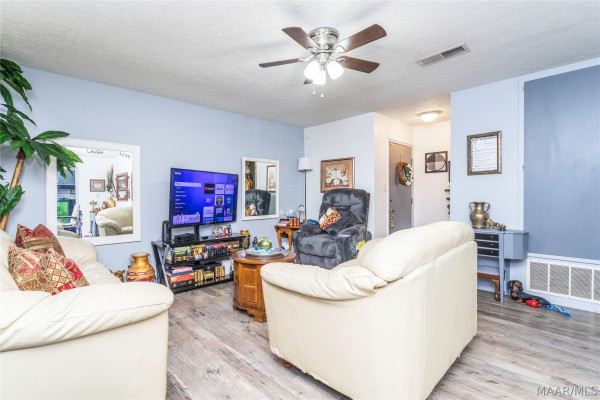 542 SADDLEWOOD Lane