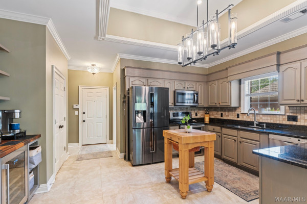 566 FOREST Trail