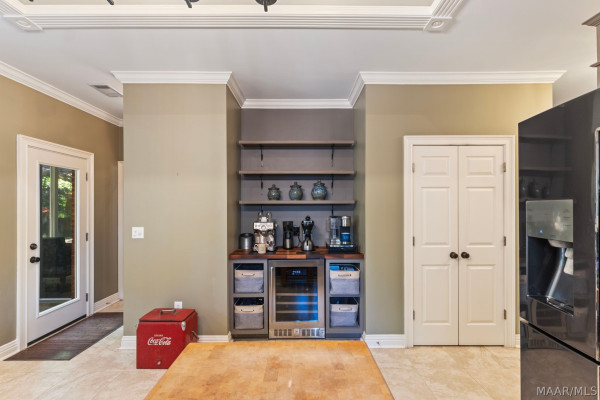 566 FOREST Trail