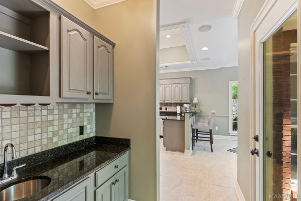 566 FOREST Trail