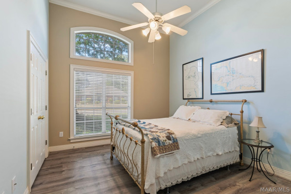 566 FOREST Trail