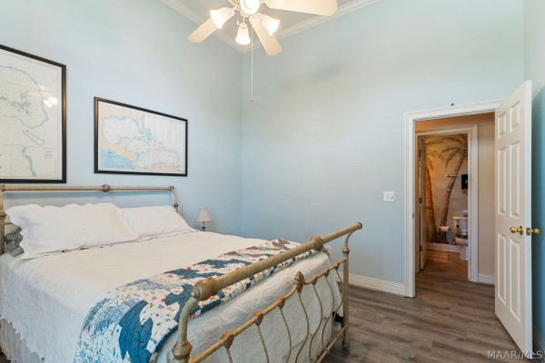 566 FOREST Trail