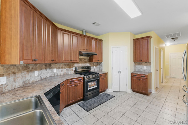 9832 Helmsley Circle