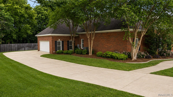 8416 Marsh Pointe Drive