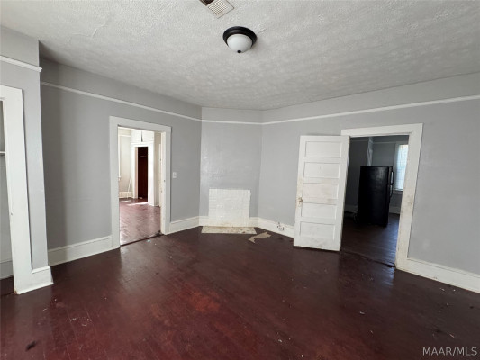 414 4TH Street