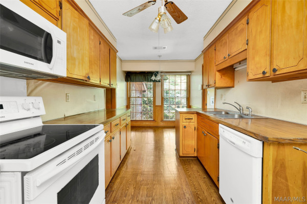 1237 Woodhill Court