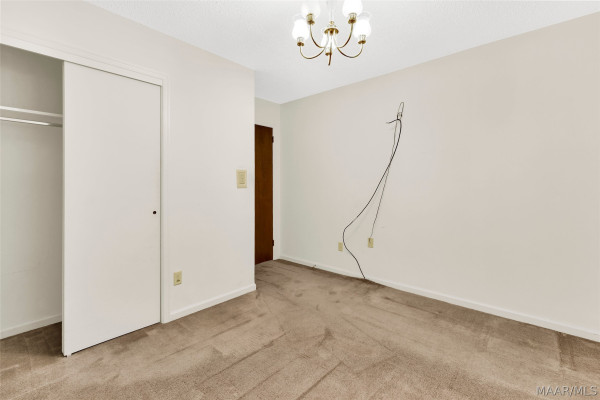 1237 Woodhill Court