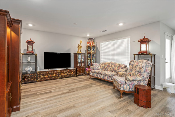 53 Seaboard Drive