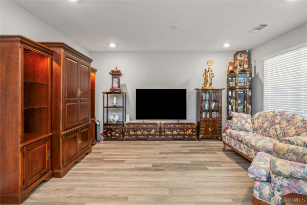 53 Seaboard Drive