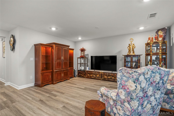 53 Seaboard Drive