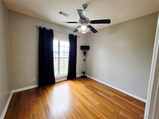 107 SPARROW POINT Court