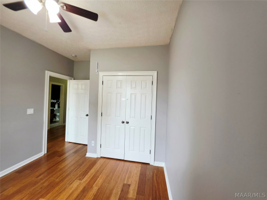 107 SPARROW POINT Court