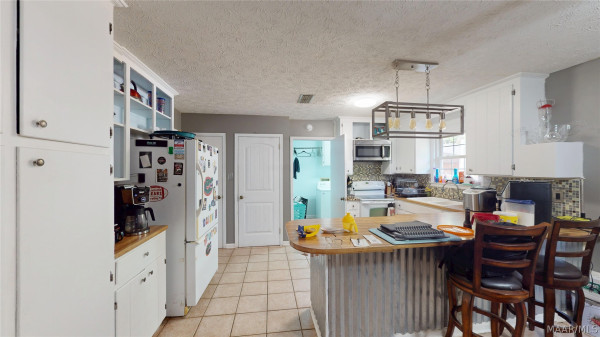 1634 Pink Lilly Road