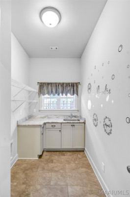 8513 Sunrise Loop