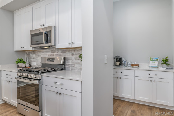 500 Meadowbrook Glen