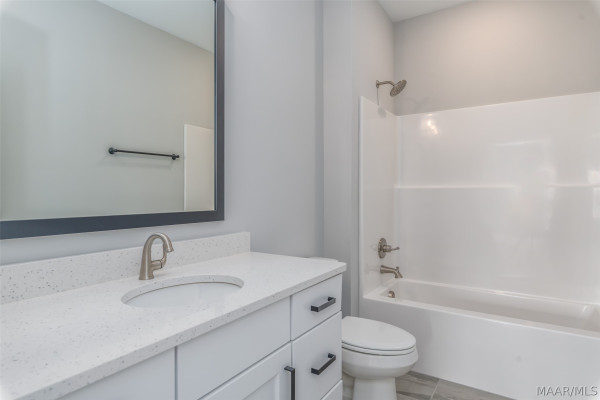500 Meadowbrook Glen