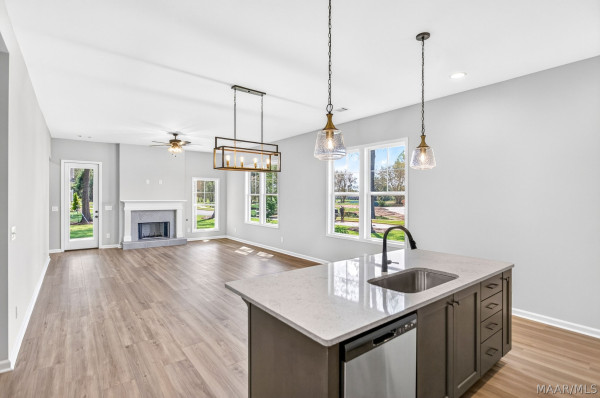 500 Meadowbrook Glen