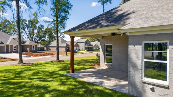 500 Meadowbrook Glen
