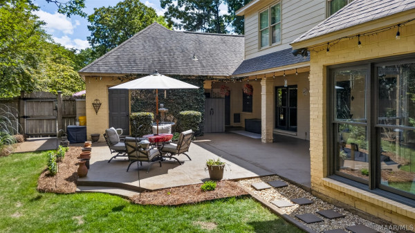 8131 Dogwood Lane