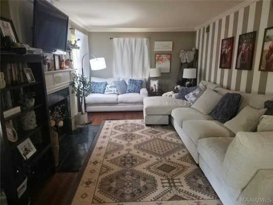 3739 Honeysuckle Road