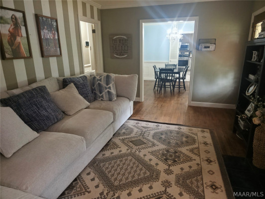 3739 Honeysuckle Road