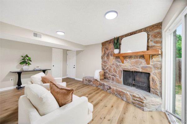 416 HONEYSUCKLE Drive
