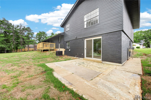 416 HONEYSUCKLE Drive