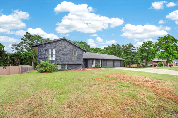 416 HONEYSUCKLE Drive