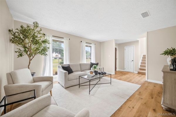 416 HONEYSUCKLE Drive