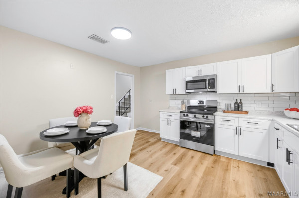 416 HONEYSUCKLE Drive