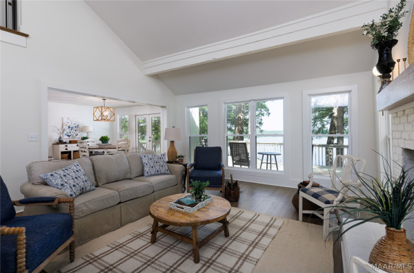 1007 Shoal Creek Drive