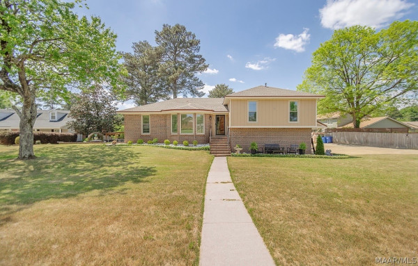 1204 KENWOOD Court