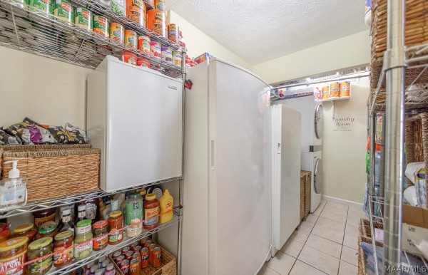 1204 KENWOOD Court