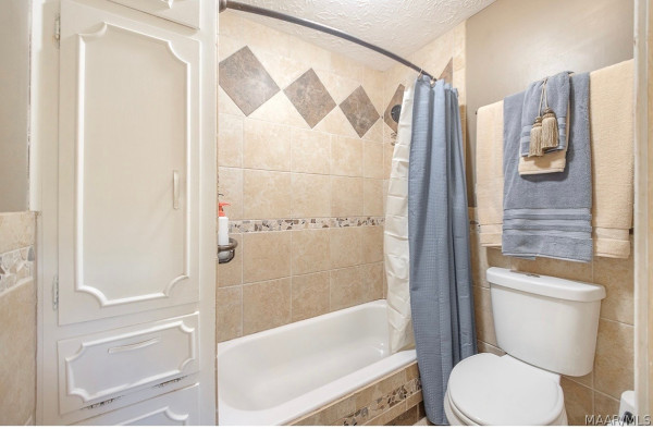 1204 KENWOOD Court