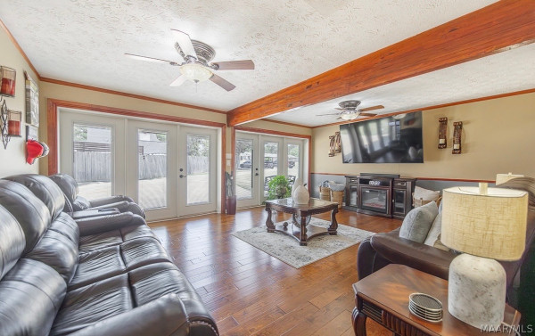 1204 KENWOOD Court