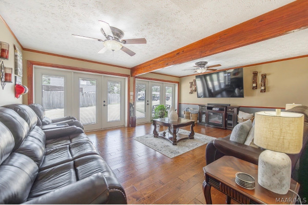 1204 KENWOOD Court