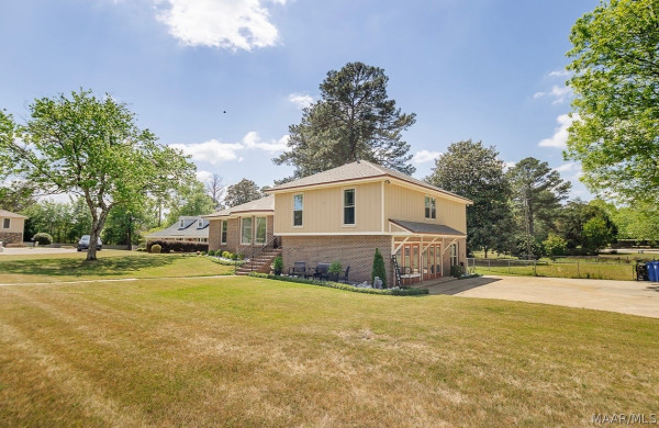 1204 KENWOOD Court