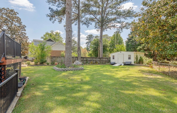 1204 KENWOOD Court