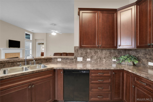 10449 DUNCANNON Trail