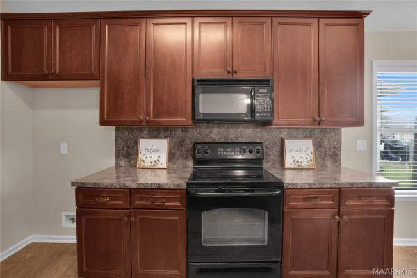 10449 DUNCANNON Trail