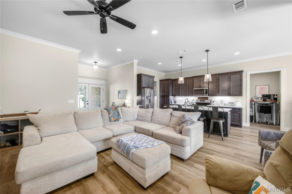 16 Village Knoll