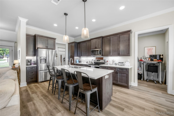 16 Village Knoll