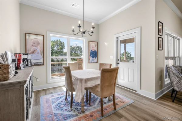 16 Village Knoll