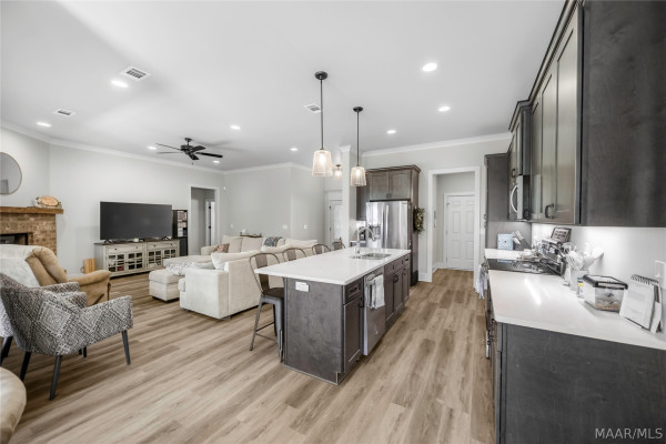 16 Village Knoll