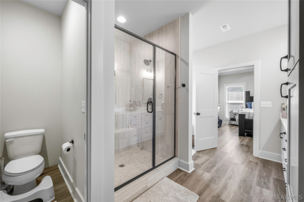 16 Village Knoll